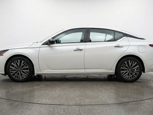 Used 2025 Nissan Altima 2.5 SV FWD image 5