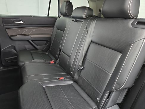 Certified 2022 Volkswagen Atlas SE image 14