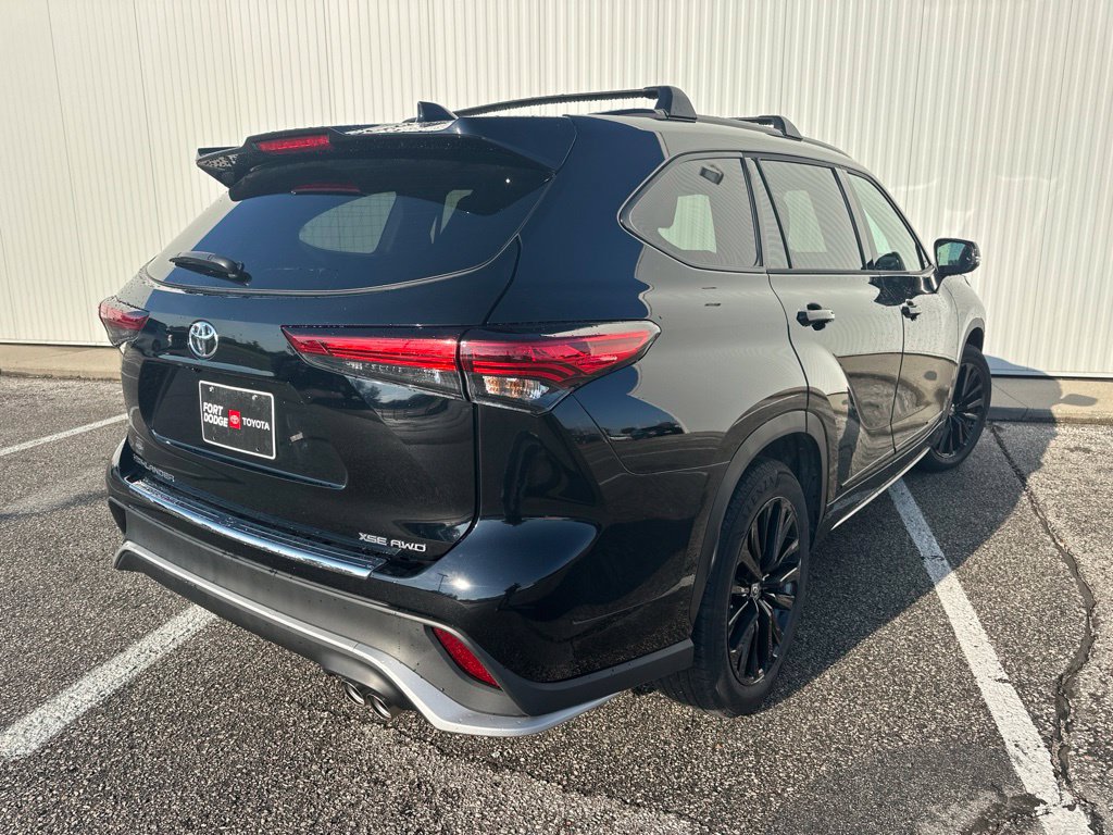 Used 2023 Toyota Highlander XSE AWD/4WD image 7
