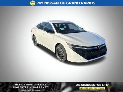 New 2026 Nissan Sentra SR w/ Floor Mat Package image 8