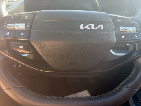 Used 2025 Kia K4 EX FWD image 31