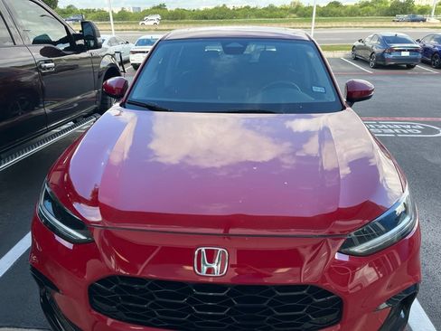 Used 2023 Honda HR-V EX-L image 2