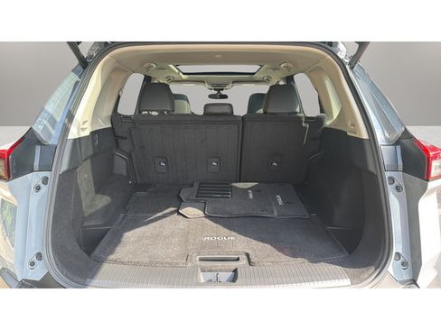 Used 2023 Nissan Rogue SL AWD/4WD image 14