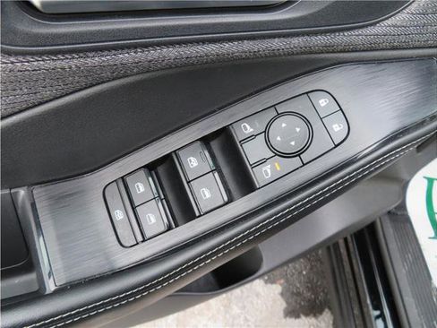 Used 2023 Nissan Rogue SV image 12