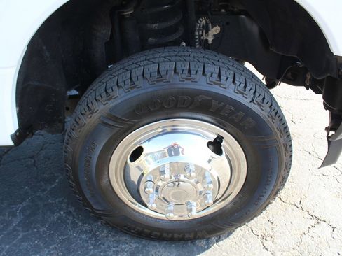 Used 2019 Ford F350 XL w/ Power Equipment Group image 32