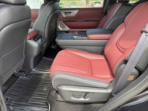 New 2026 INFINITI QX80 Autograph w/ Premium Cargo Package image 11