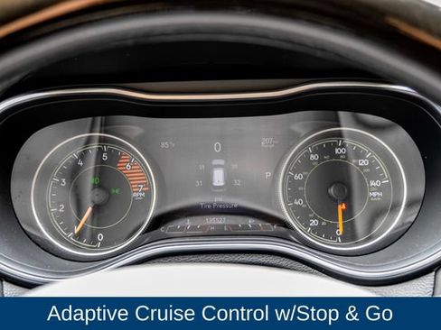 Used 2019 Jeep Cherokee Overland w/ Technology Group AWD/4WD image 28