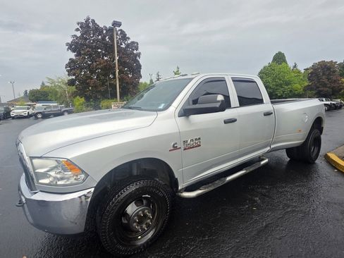 Used 2018 RAM 3500 Tradesman w/ Chrome Appearance Group image 4