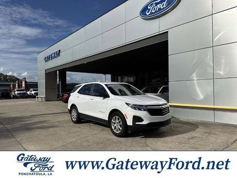 Used 2023 Chevrolet Equinox LS w/ LS Convenience Package FWD image 1