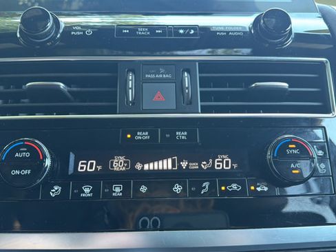 Used 2023 INFINITI QX80 Sensory w/ All-Season Package AWD/4WD image 24