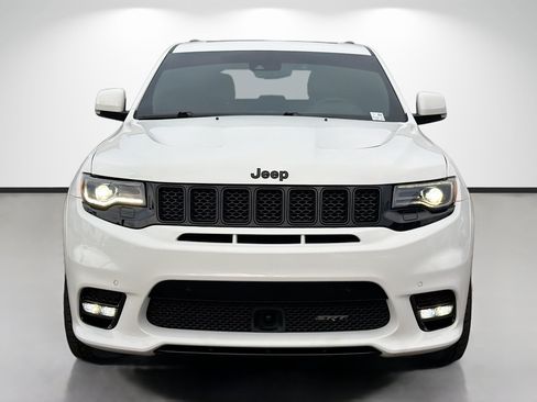 Used 2018 Jeep Grand Cherokee SRT w/ Trailer Tow Group IV AWD/4WD image 8