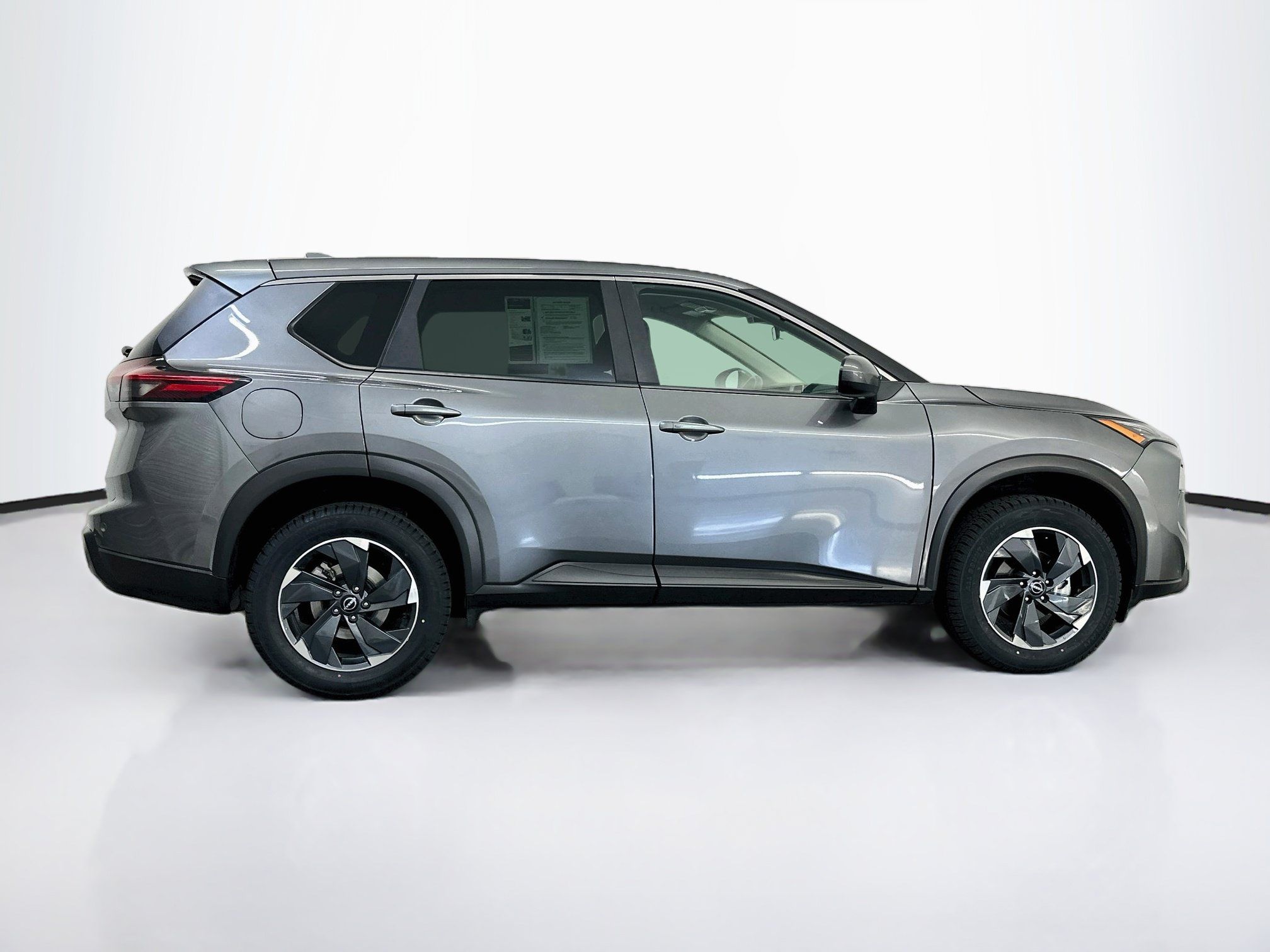 Used 2025 Nissan Rogue SV AWD/4WD image 10