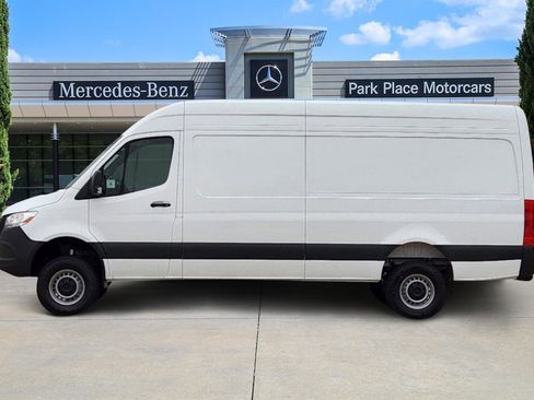 New 2025 Mercedes-Benz Sprinter 2500 image 3