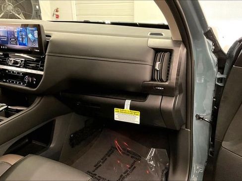 New 2026 Nissan Pathfinder Platinum AWD/4WD image 38