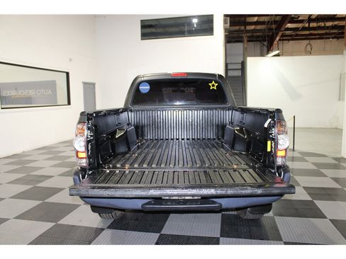 Used 2011 Toyota Tacoma PreRunner image 15
