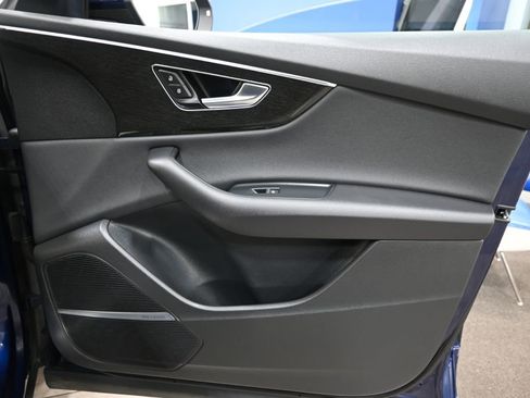 Used 2021 Audi Q8 Premium Plus w/ Premium Plus Package image 18