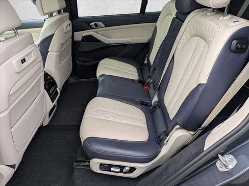 Used 2020 BMW X7 M50i w/ Dynamic Handling Package image 18