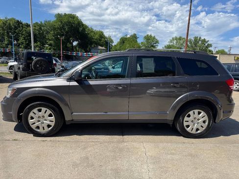 Used 2018 Dodge Journey SE image 4