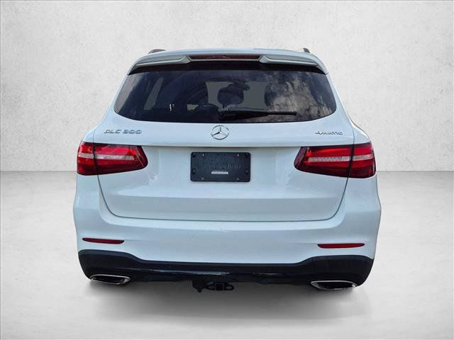 Used 2017 Mercedes-Benz GLC 300 4MATIC image 3