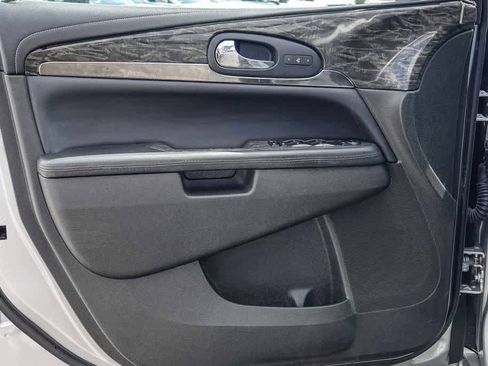 Used 2013 Buick Enclave Leather FWD image 19