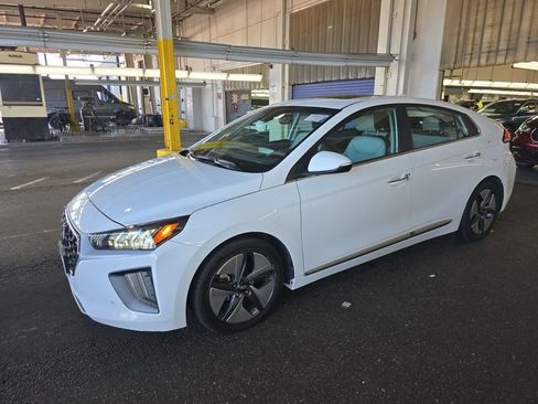 Used 2022 Hyundai Ioniq Limited image 2