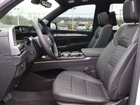 Used 2025 Cadillac Escalade Sport Platinum image 14