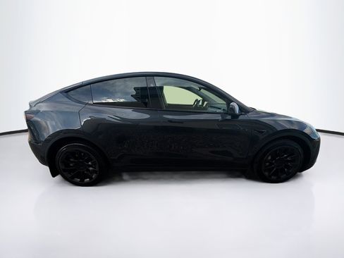 Used 2024 Tesla Model Y Long Range AWD/4WD image 10