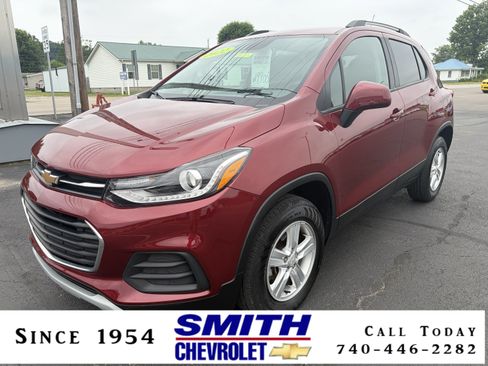 Used 2022 Chevrolet Trax LT w/ LT Convenience Package AWD/4WD image 1