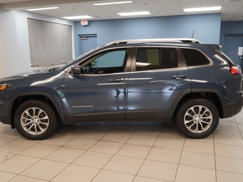 Used 2021 Jeep Cherokee Latitude Lux w/ Sun & Sound Group AWD/4WD image 2