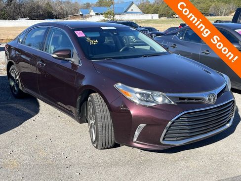 Used 2018 Toyota Avalon XLE image 1