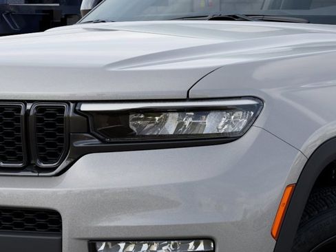 New 2025 Jeep Grand Cherokee L Limited w/ Black Appearance Package image 10