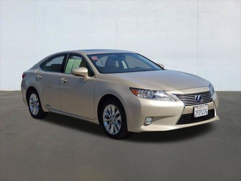 Used 2013 Lexus ES 300h w/ Luxury Pkg FWD image 7