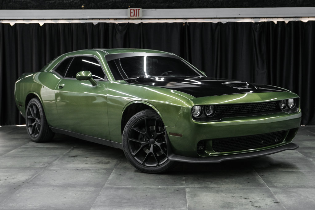 Used 2022 Dodge Challenger SXT w/ Plus Package RWD image 7