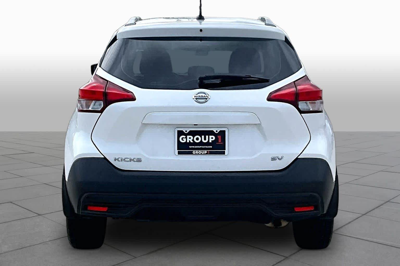 Used 2019 Nissan Kicks SV FWD image 4