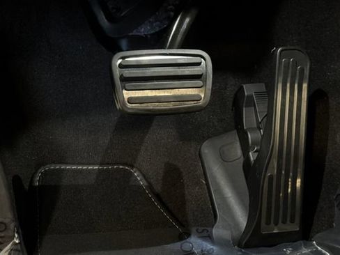 New 2026 Chevrolet Corvette Stingray Coupe w/ 1LT RWD image 34