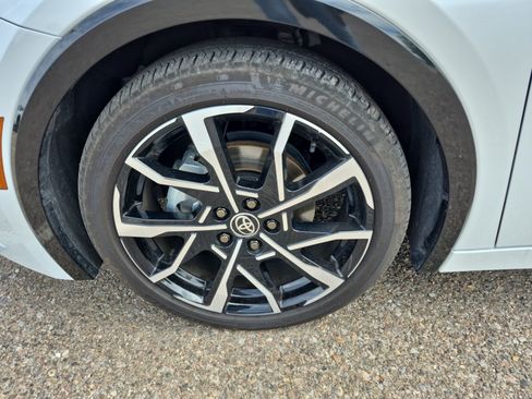Used 2026 Toyota Prius Plug-In Hybrid FWD image 25