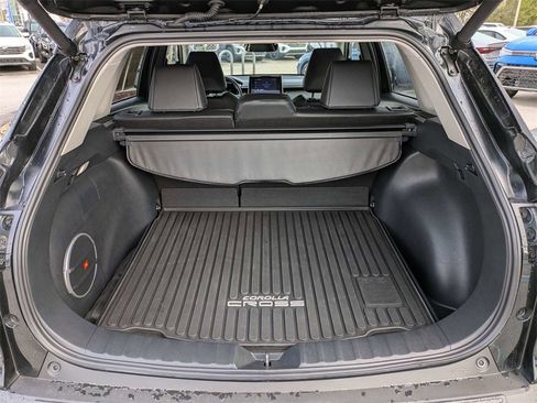 Used 2023 Toyota Corolla Cross XLE w/ Convenience Package image 13