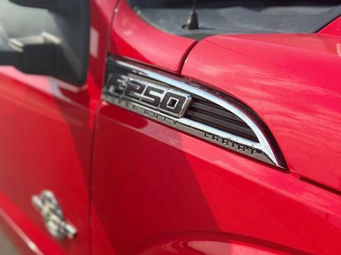Used 2016 Ford F250 Lariat w/ Lariat Interior Package AWD/4WD image 3