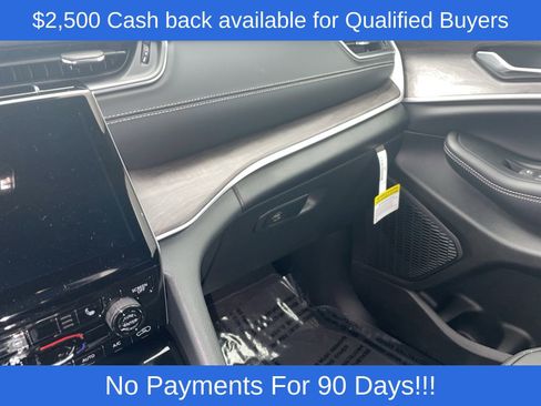 New 2025 Jeep Grand Cherokee L Limited w/ Black Appearance Package AWD/4WD image 15