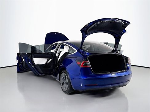 Used 2019 Tesla Model 3 Standard Range image 31