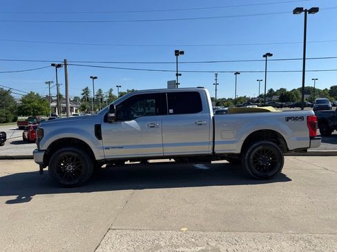 Used 2022 Ford F250 Lariat w/ Black Appearance Package AWD/4WD image 9
