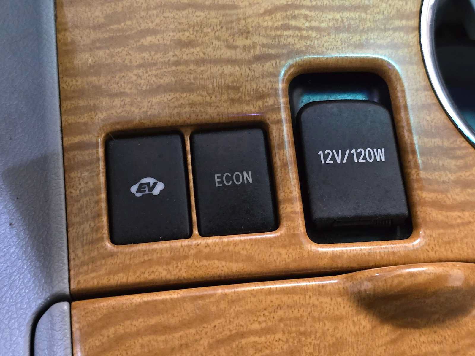Used 2010 Toyota Highlander Limited AWD/4WD image 17