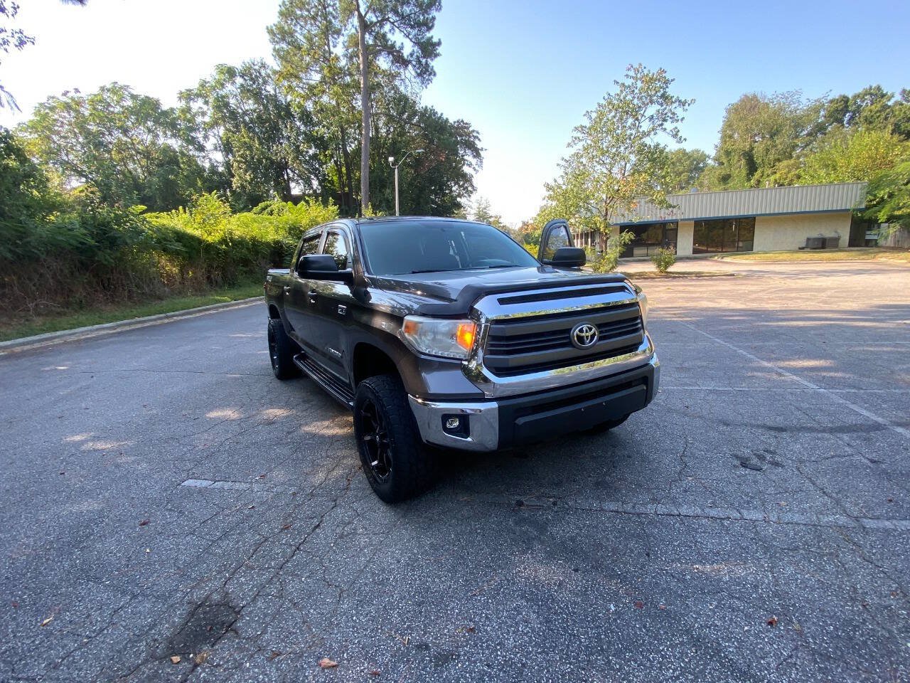Used 2015 Toyota Tundra SR5 w/ TRD Off Road Package AWD/4WD image 53