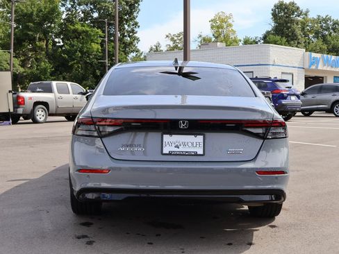 Used 2023 Honda Accord Touring image 6