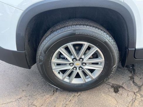 Used 2023 Chevrolet Traverse LT image 20