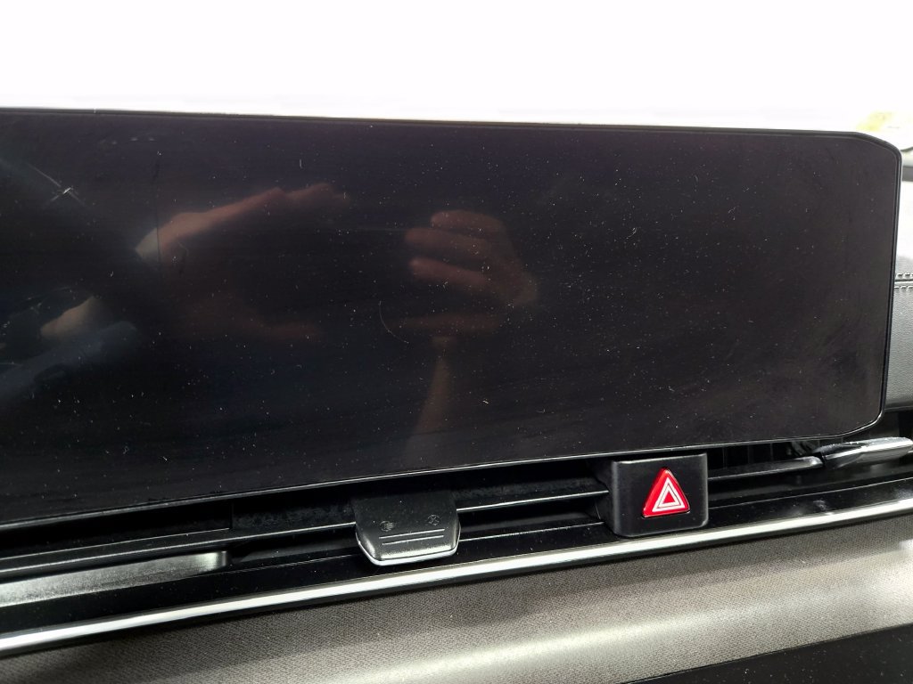 Used 2025 Kia Carnival SX FWD image 21