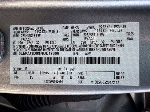 Used 2022 Lincoln Corsair Standard w/ Premium Package image 29