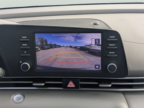 Used 2022 Hyundai Elantra SEL FWD image 18