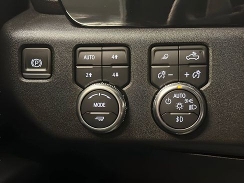 Certified 2022 GMC Sierra 1500 SLT w/ SLT Convenience Package image 36