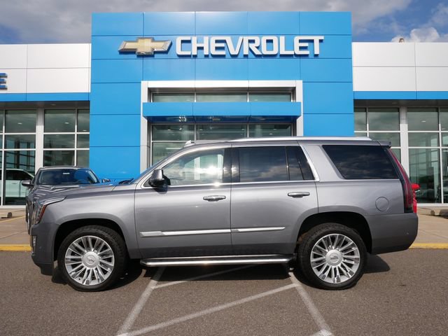 Used 2019 Cadillac Escalade Premium Luxury AWD/4WD image 4
